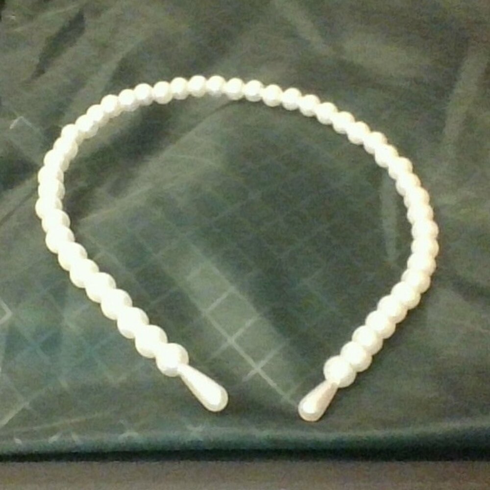 Beautiful Pearl Head Band